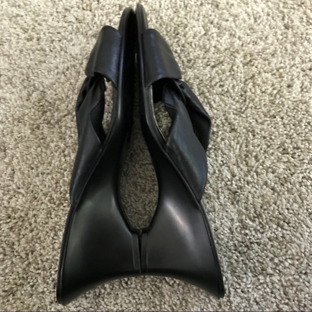 EUC Liz Claiborne Leather Wedge Sandals, Size 9M. - Picture 5 of 8